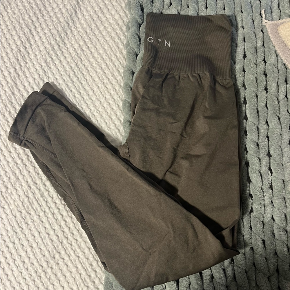 NVGTN olive green seamless leggings